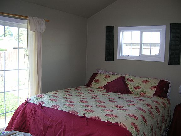 3rd image of 50 Glenwood Dr