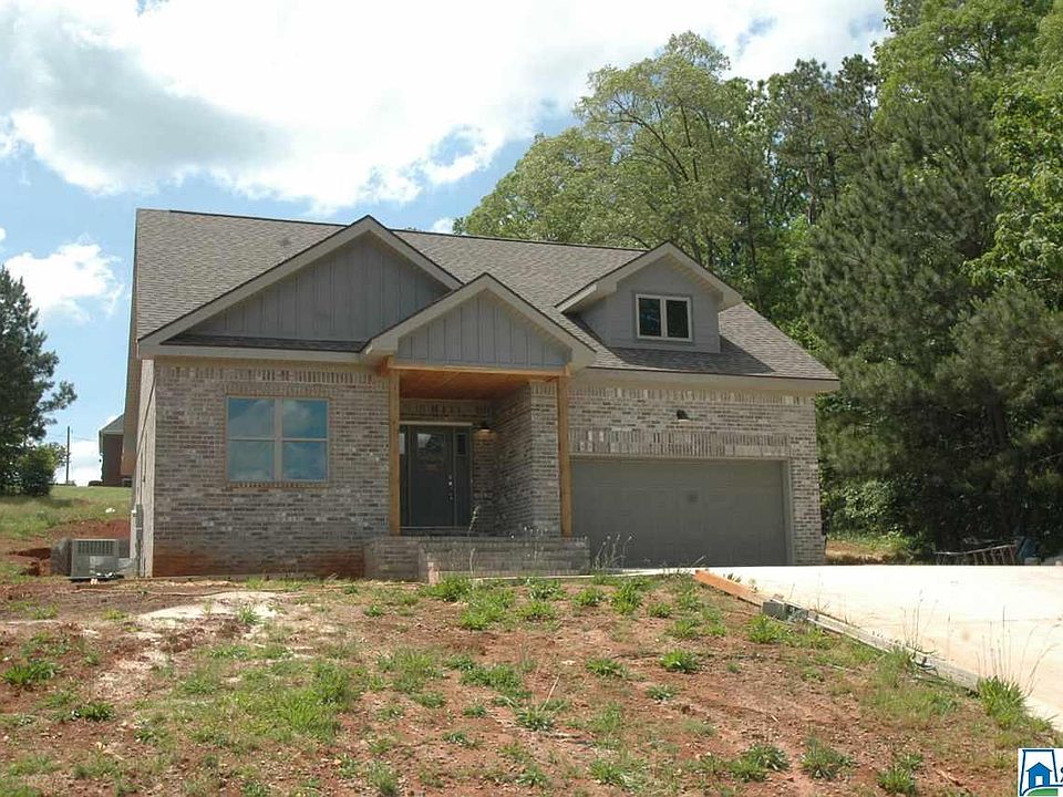 2nd image of 815 Ridgeway Dr