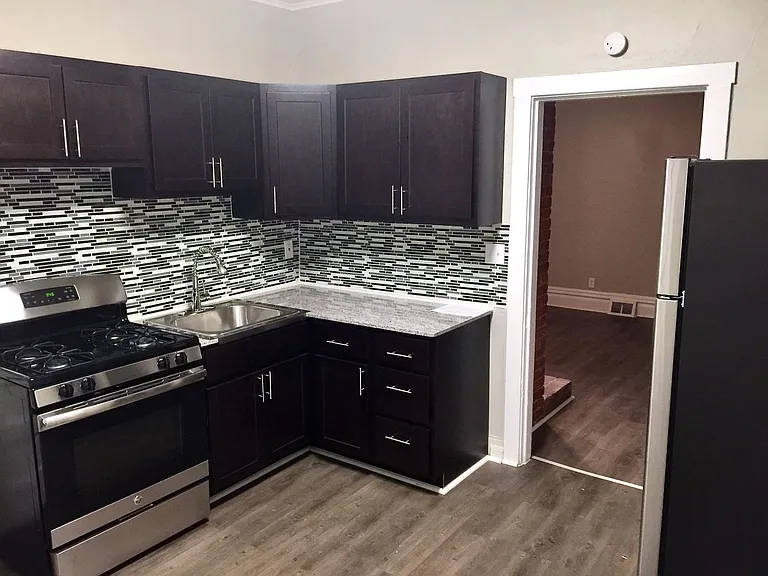 114 Kearsarge St — Photo 2