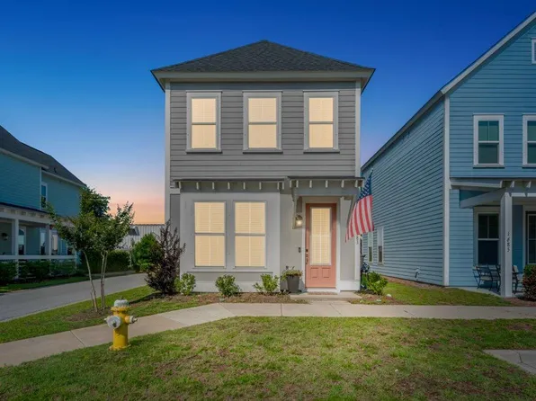 1683 Indy Dr, North Charleston, SC 29405