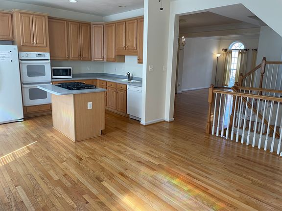 4th image of 2828 Saint Croix Dr