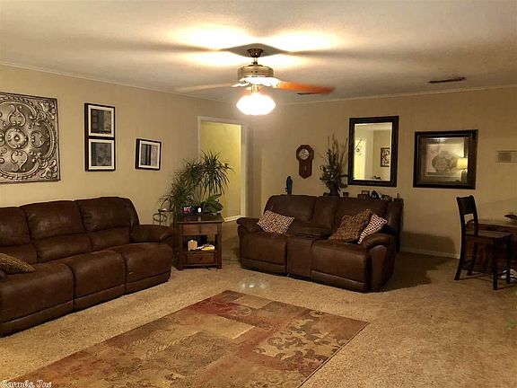 5th image of 811 Graham Dr