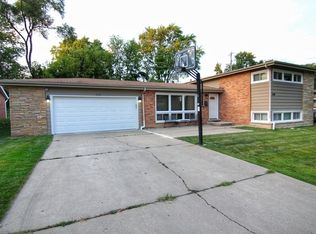 338 W Pleasant Hill Blvd, Palatine, IL 60067