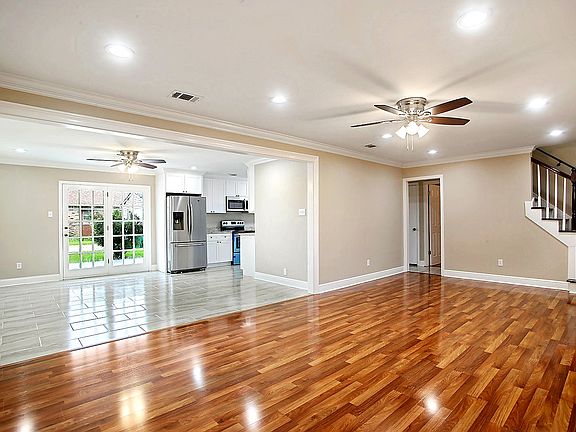 5th image of 701 Heritage Ave