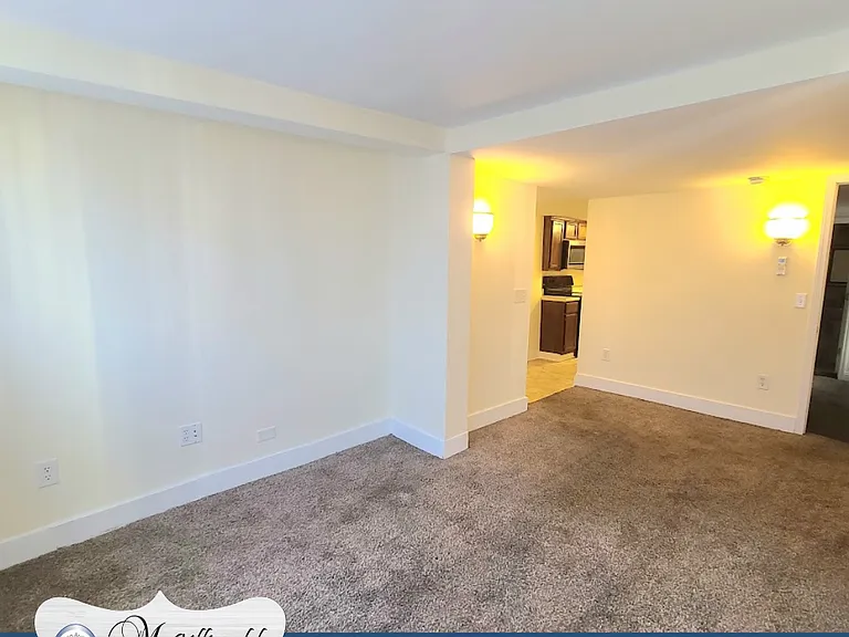 940 Hickman Rd #B — Photo 4