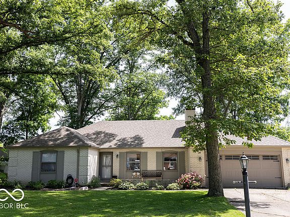 2nd image of 2427 Shady Ln