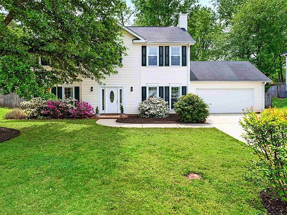4th image of 8 Twickenham Dr