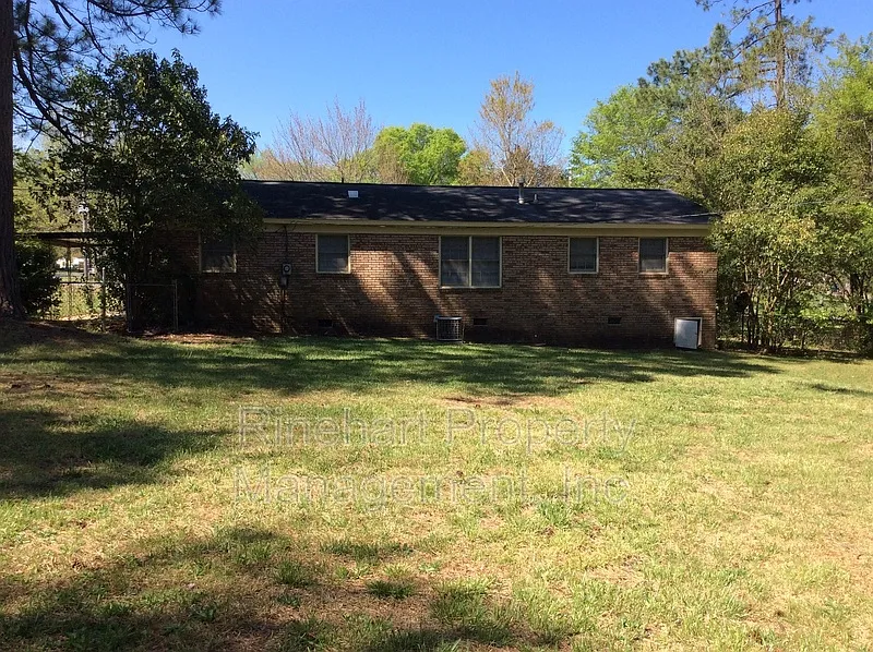 3 bed, 2.0 bath, 1356 sqft, $1,995 — Photo 2