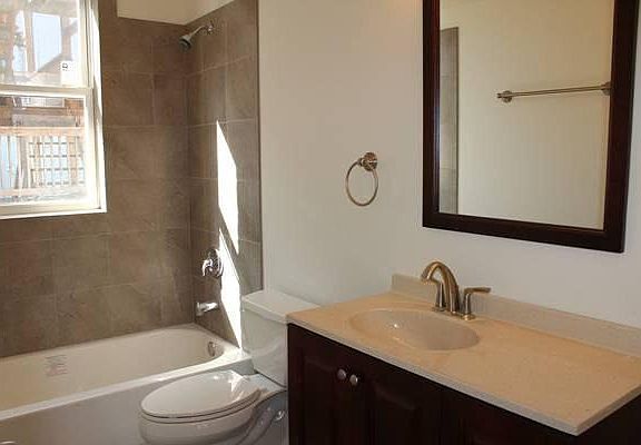 5th image of 904 N Campbell Ave #1S