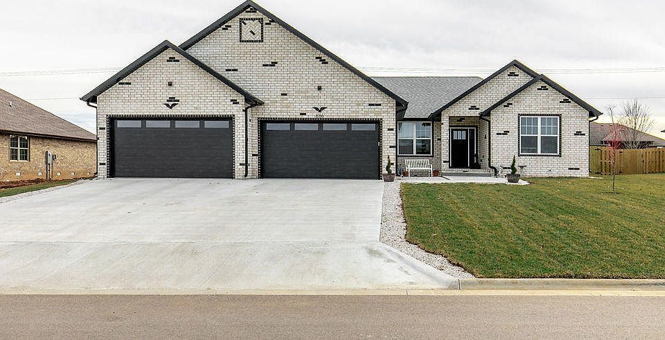 1st image of 686 Wright Dr