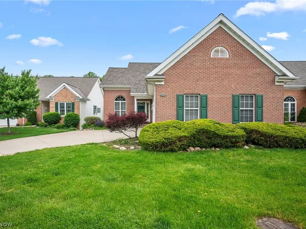 500 Glen Hollow Cir, Aurora, OH 44202