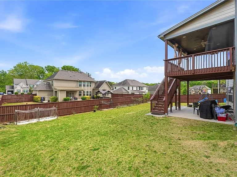 304 Cochin Dr — Photo 56
