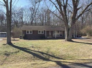 215 Mockingbird Ln, Camden, TN 38320