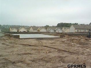 15109 NW Camden Ave, Omaha, NE 68116