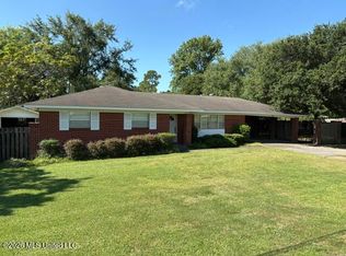 1057 Anderson St, Forest, MS 39074