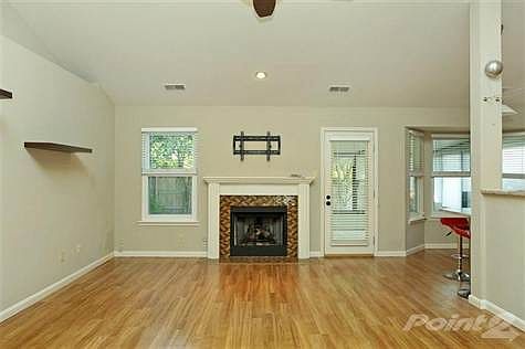 3rd image of 1136 Parklawn Dr