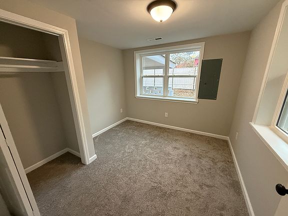 4th image of 611 Griffith St