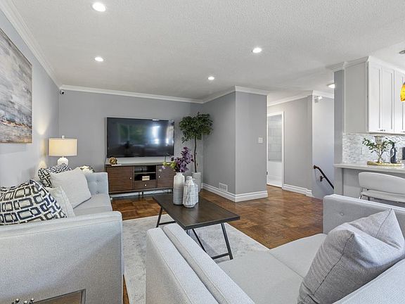 4th image of 81 Gillette Ave