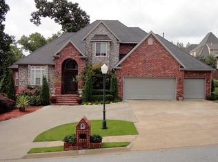 11 NW Robson Way, Bentonville, AR 72712