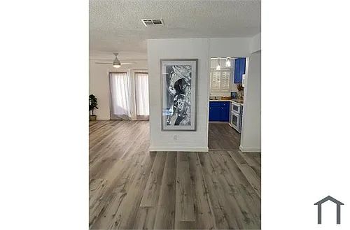 2546 Love St Photo 1