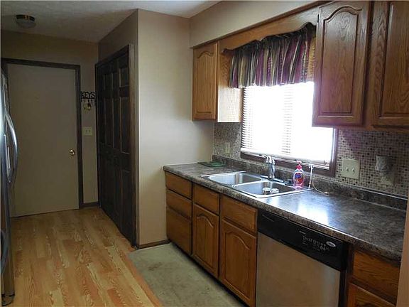 5th image of 516 E Ohio St