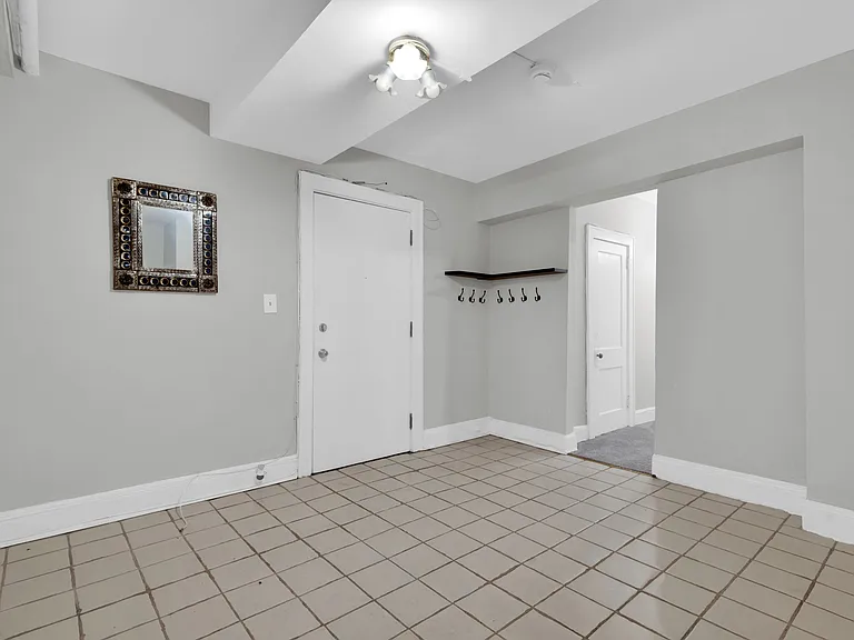 1820 Clydesdale Pl NW #C — Photo 4