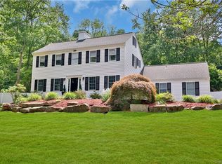 8 Munson Rd, Pleasantville, NY 10570