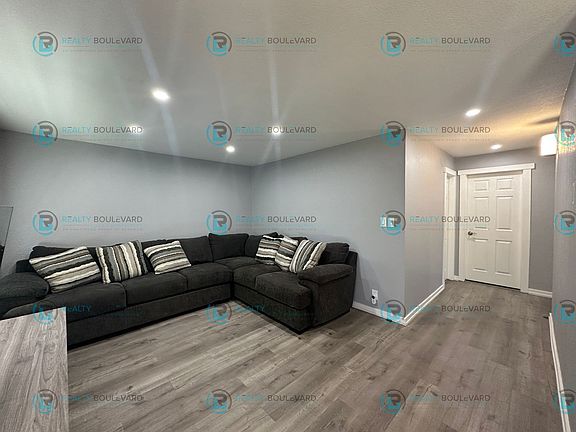 2nd image of 3901 Clear Acre Ln APT 5