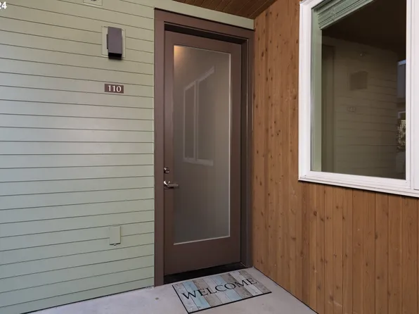 413 Adams Creek Pl #110, Hood River, OR 97031