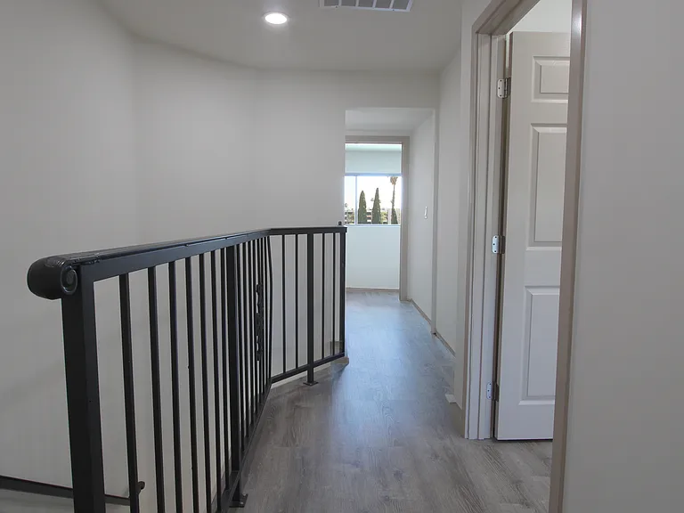 115 W Cypress St — Photo 10