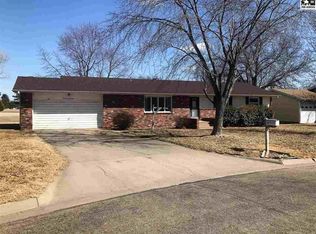 309 Meadowlark Dr, Lyons, KS 67554