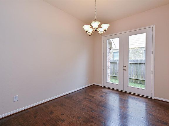 5th image of 18606 Bristol Point Ln