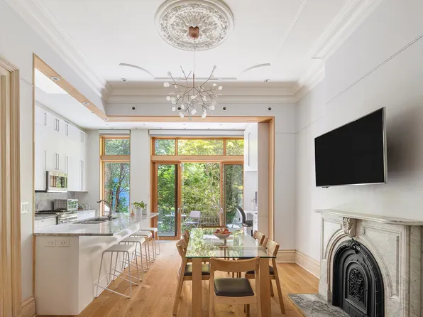 137 Saint Felix Street image 1 of 17