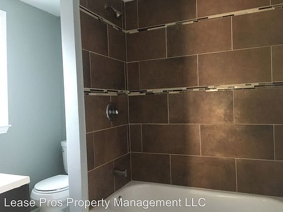 5th image of 13428 Georgiana Ave