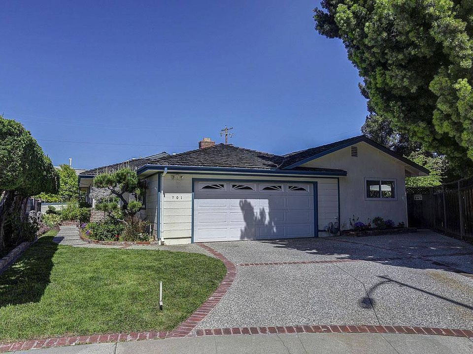 1st image of 701 Citron Ave