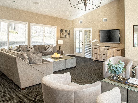 5th image of 15202 Wycliffe Dr #4016