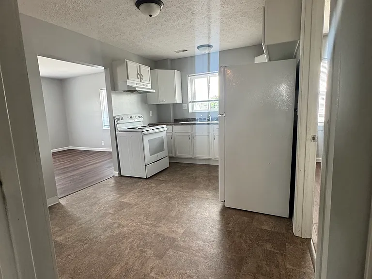 112 S Virginia St #A — Photo 7