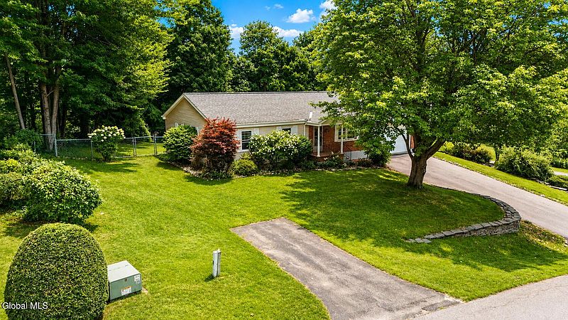 5th image of 106 Wesskum Woods Road