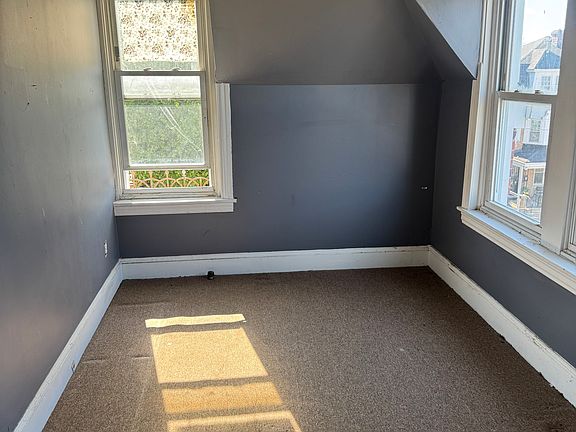 5th image of 209 Haws Ave Floor 3