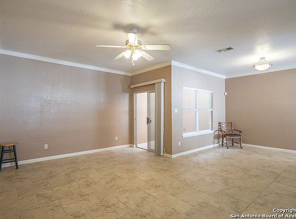 4th image of 1647 Honeysuckle Ln