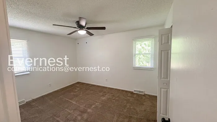 1821 S Speas Dr — Photo 7