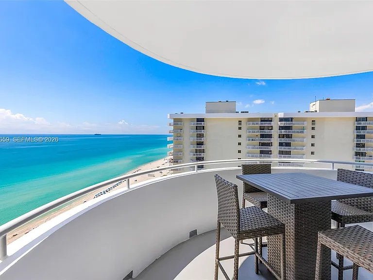 6301 Collins Ave #2103 — Photo 31