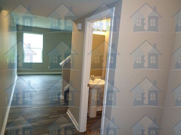 2nd image of 819 Prescot Cir