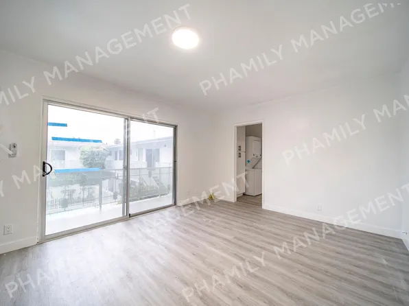 475 S Los Robles Ave #16, Pasadena, CA 91101