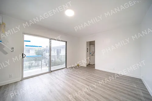 475 S Los Robles Ave #16 Photo 1