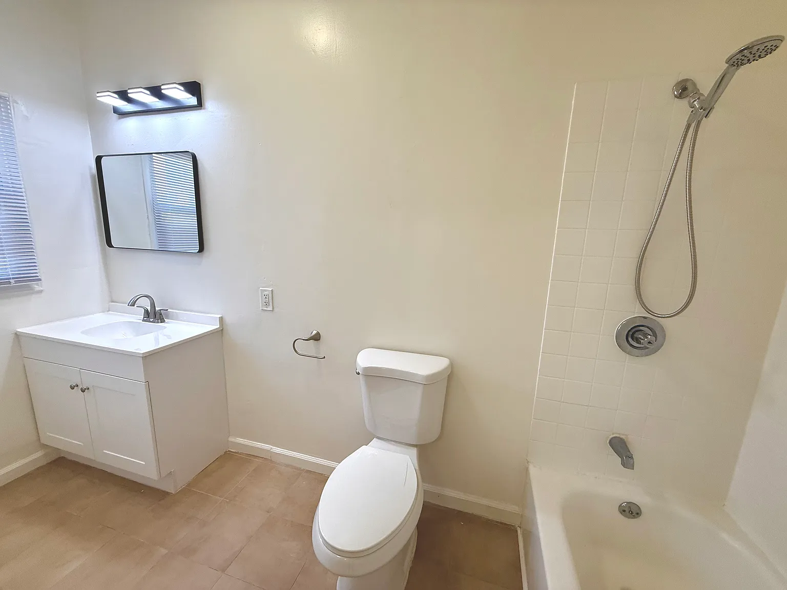 3 bed, 1250 sqft, $2,795 — Photo 4