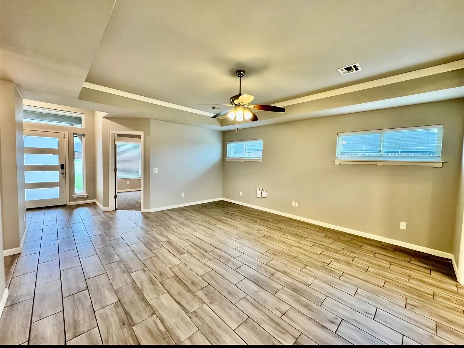 3 bed, 1709 sqft, $2,075 — Photo 4