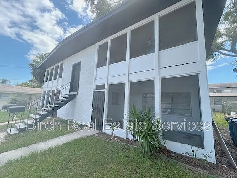 200 Waverly Way