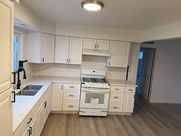 5847 Cherry Ave #A — Photo 2