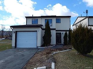 8 Perrins Mews, Middletown, NY 10940